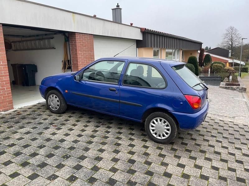 Gebraucht Ford Fiesta Style 50 PS (36 kW) 1999 Violet Kleinwagen