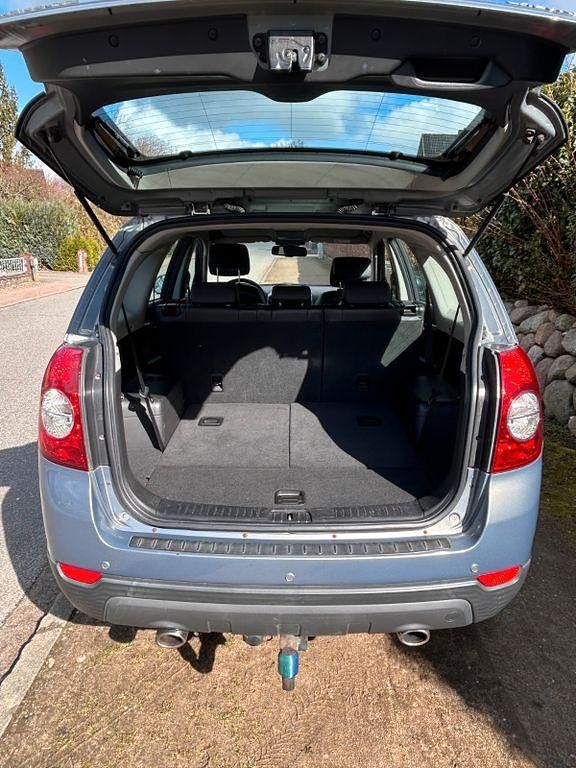 Gebraucht Chevrolet Captiva LT 167 PS (122 kW) 2011 Silber SUV
