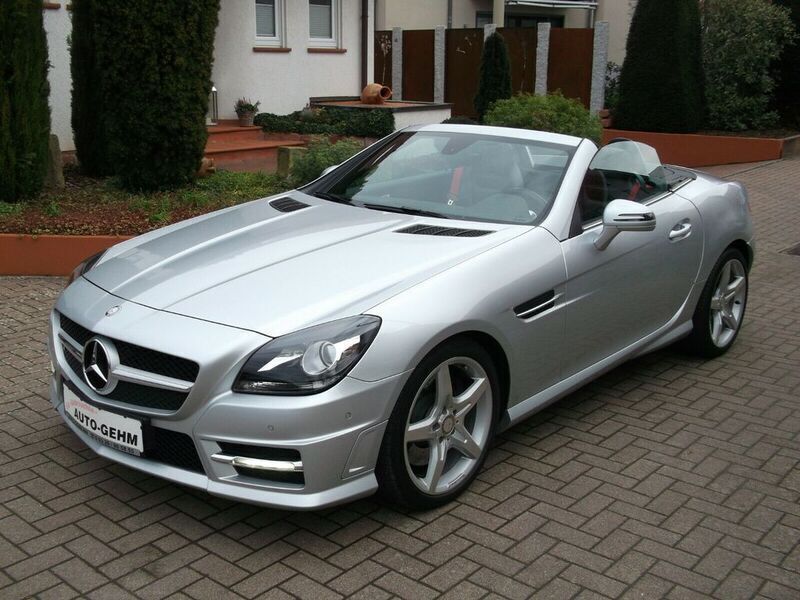 Silber metallic Gebraucht 2012 Mercedes SLK200 AMG line Cabrio | 26.800 € - Bild 1/4