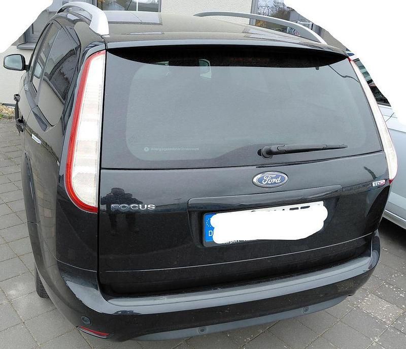 Gebraucht Ford Focus Viva 109 PS (80 kW) 2011 Schwarz Limousine