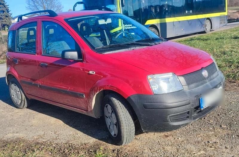 Rot Gebraucht 2009 Fiat Panda Kleinwagen | 2.650 € (Fairer Preis) - Bild 1/4
