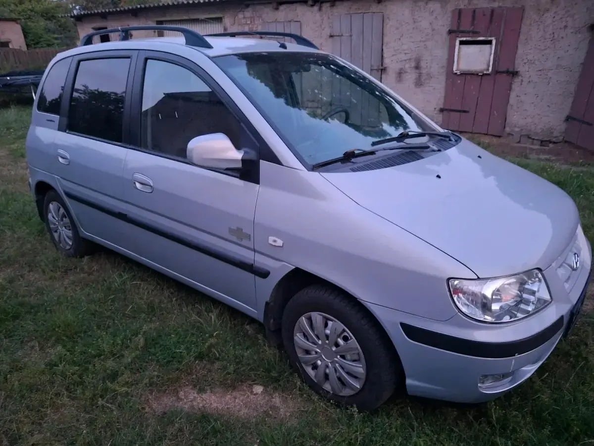 Gebraucht Hyundai Matrix 103 PS (75 kW) 2003 Silber Van / Kleinbus