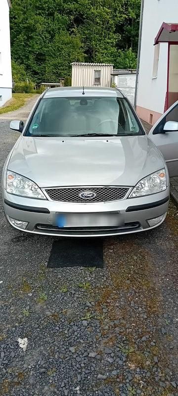 Silber Gebraucht 2004 Ford Mondeo Ghia Limousine | 500 € - Bild 1/4