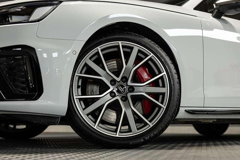 Gebraucht Audi S4 Competition 341 PS (250 kW) 2023 Gletscherweiß metallic Kombi