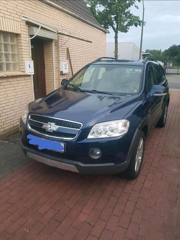 Blau Gebraucht 2008 Chevrolet Captiva SUV | 4.500 € (Etwas zu teuer) - Bild 1/4