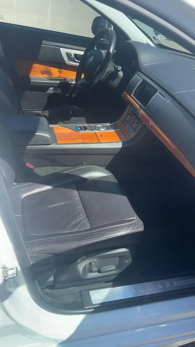Gebraucht Jaguar XF 300 PS (220 kW) 2011 Weiß Limousine
