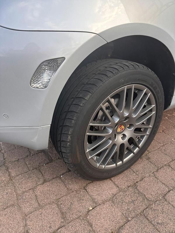 Second-hand Porsche Cayenne 250 CP (183 kW) 2005 Argintiu SUV
