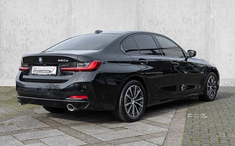 Gebraucht BMW 320e Luxury Line 204 PS (150 kW) 2023 Schwarz Limousine
