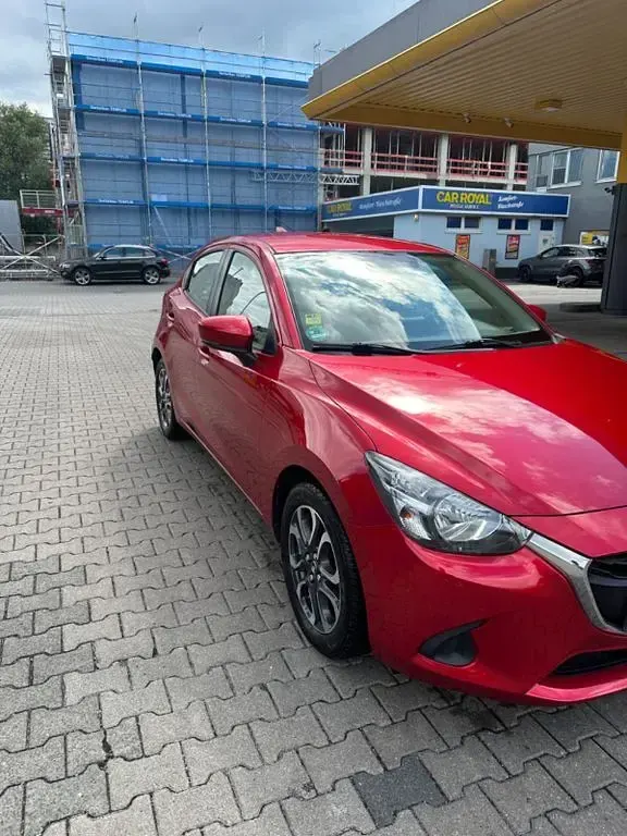 Gebraucht Mazda 2 Center-Line 90 PS (66 kW) 2017 Rot Limousine