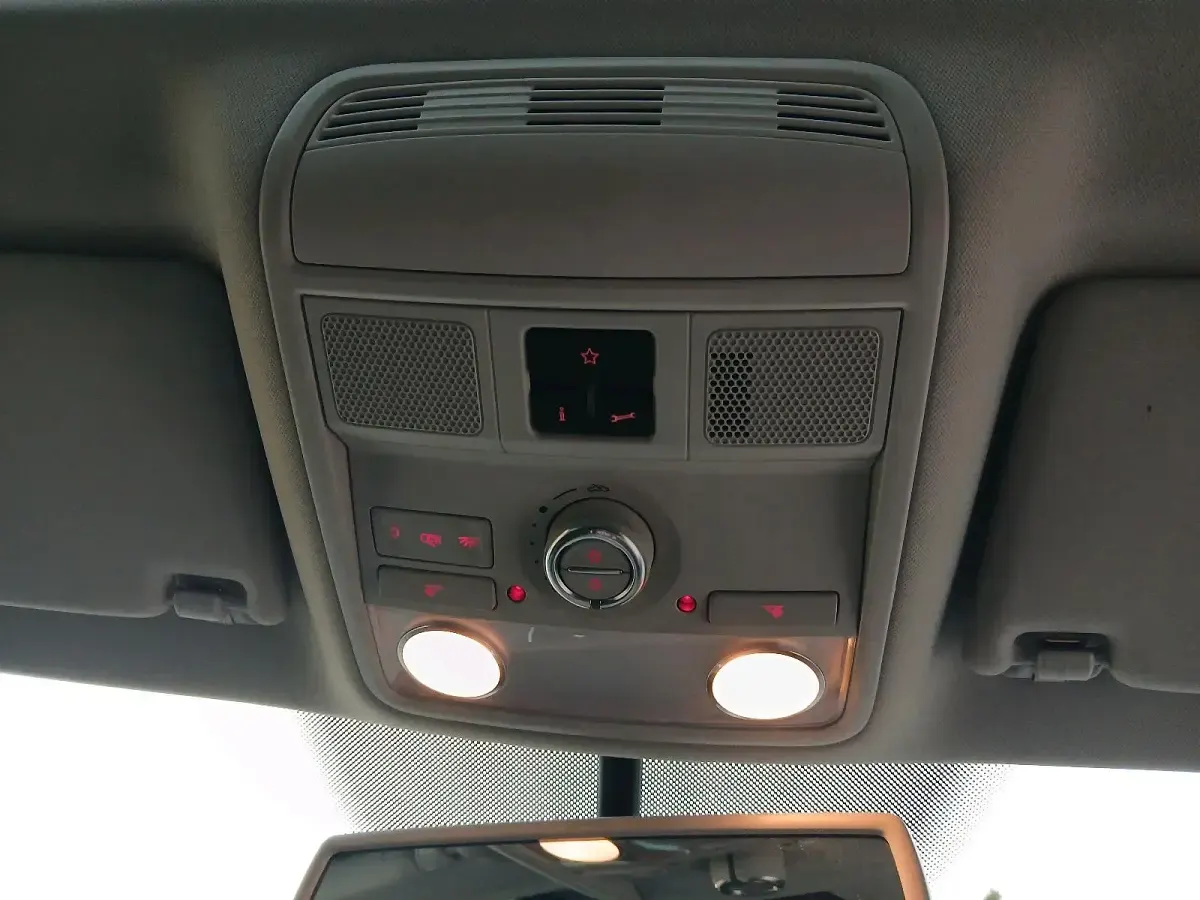 Gebraucht VW Passat Highline 177 PS (130 kW) 2014 Blau Kombi