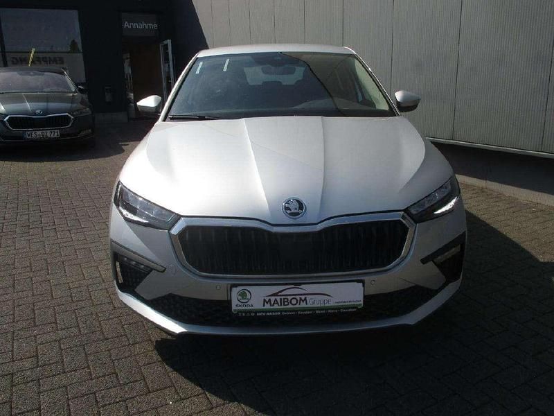 Gebraucht Skoda Scala Selection 116 PS (85 kW) 2024 Brilliantsilber metallic Kleinwagen