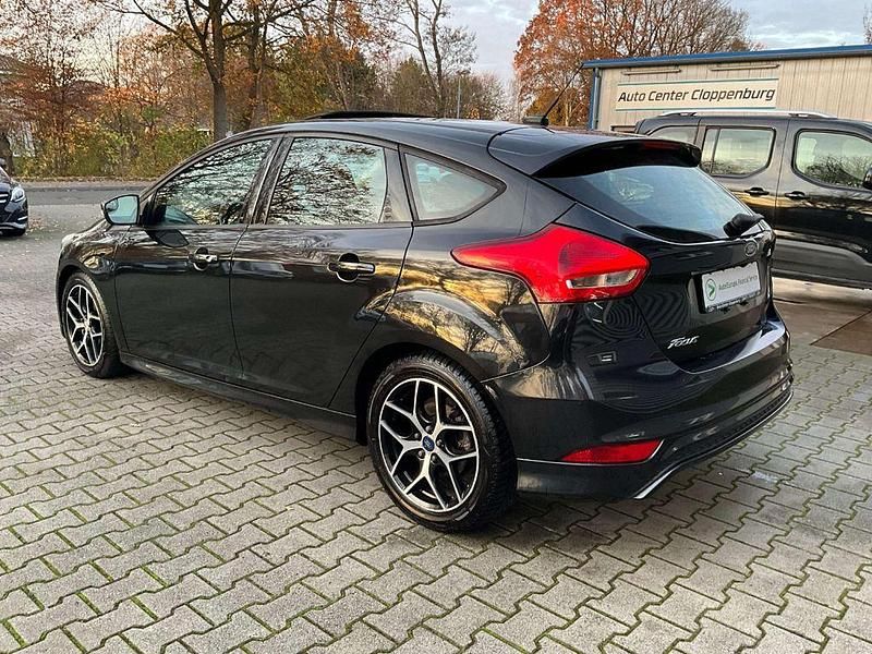 Gebraucht Ford Focus SE 162 PS (119 kW) 2015 Schwarz Limousine