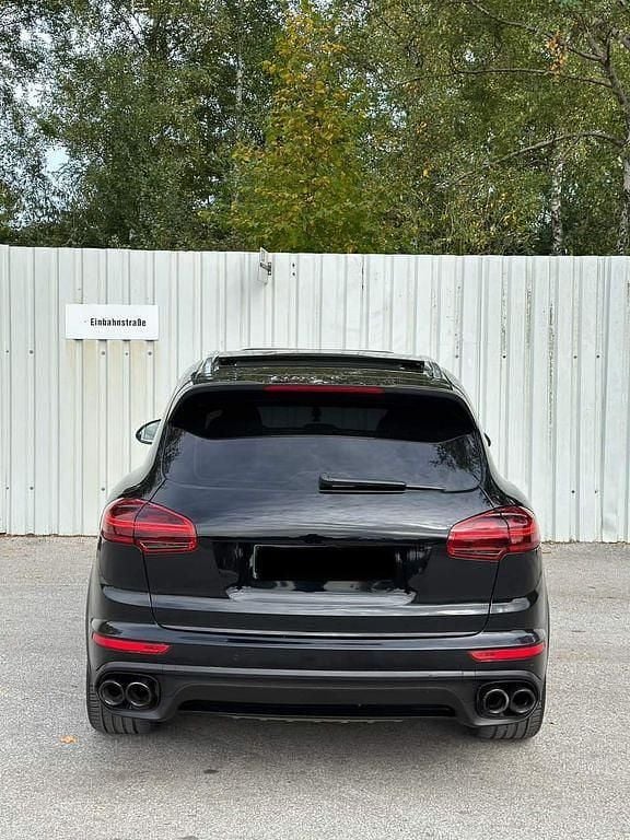 Schwarz Gebraucht 2016 Porsche Cayenne Platinum Edition SUV | 27.200 € (Guter Preis) - Bild 1/4