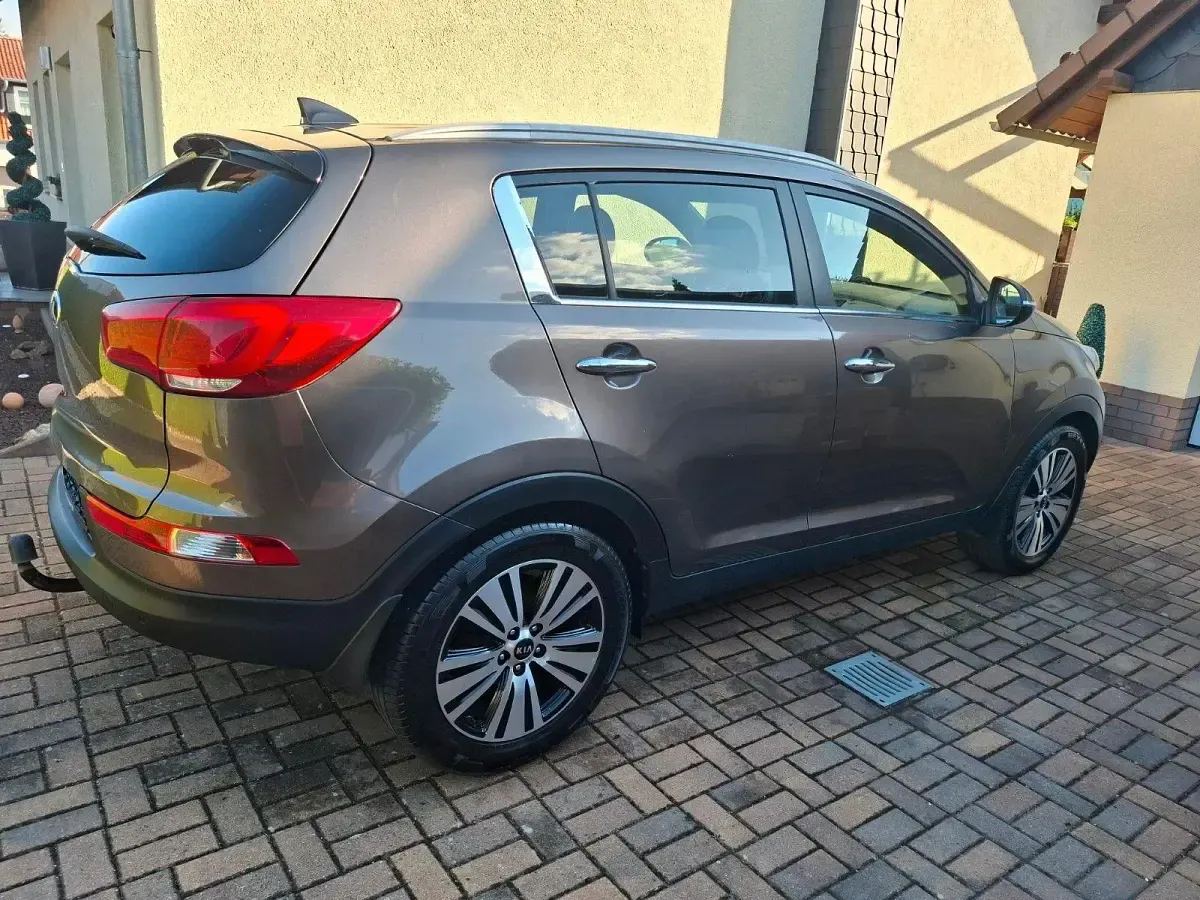 Gebraucht Kia Sportage Vision 166 PS (122 kW) 2016 Braun SUV