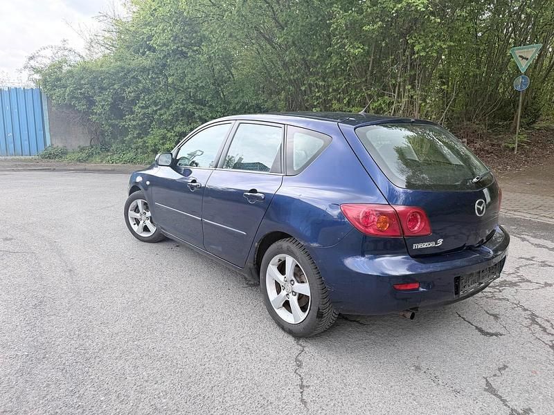 Second-hand Mazda 3 105 CP (77 kW) 2004 Albastru Berlinǎ
