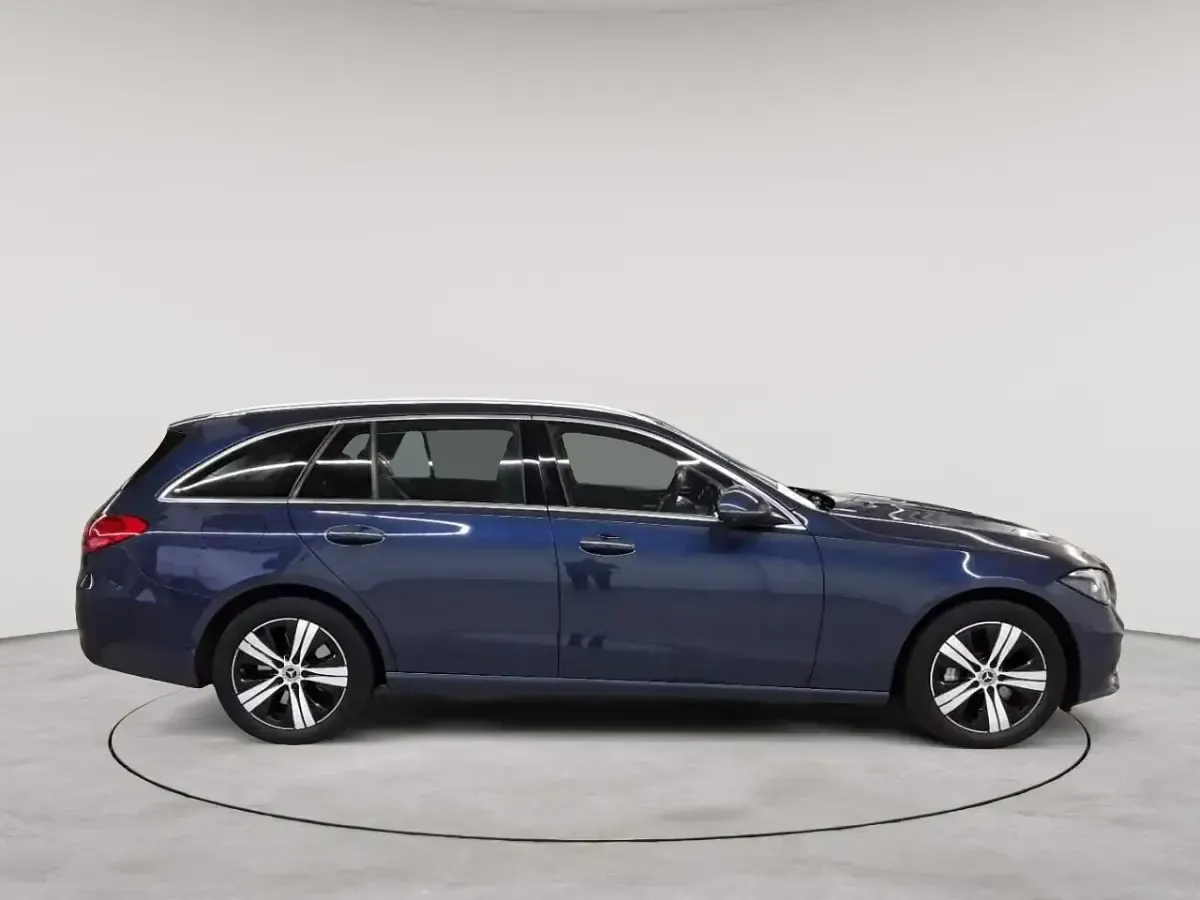 Gebraucht Mercedes C300e Avantgarde 204 PS (150 kW) 2023 Sodalithblau metallic Kombi