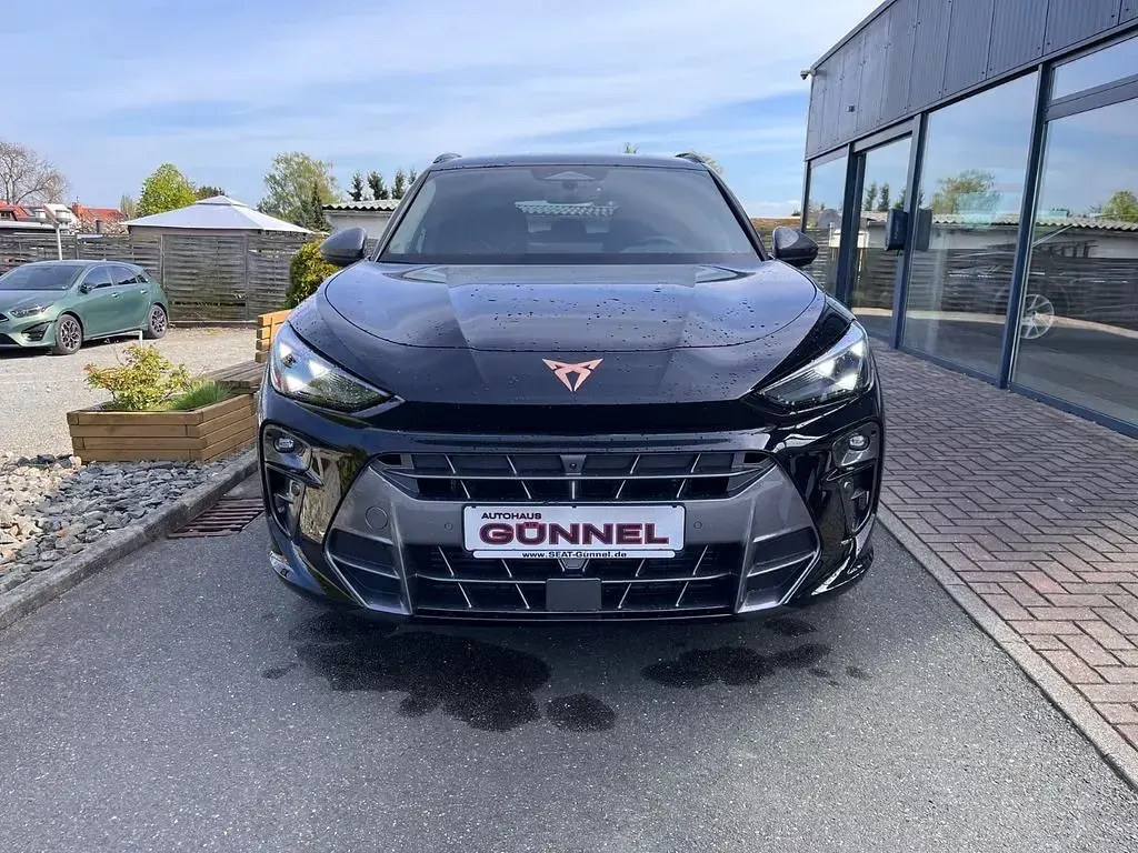 Second-hand Cupra Terramar 150 CP (110 kW) 2025 Negru SUV