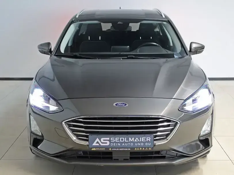 Gebraucht Ford Focus Titanium 120 PS (88 kW) 2019 Grau Limousine