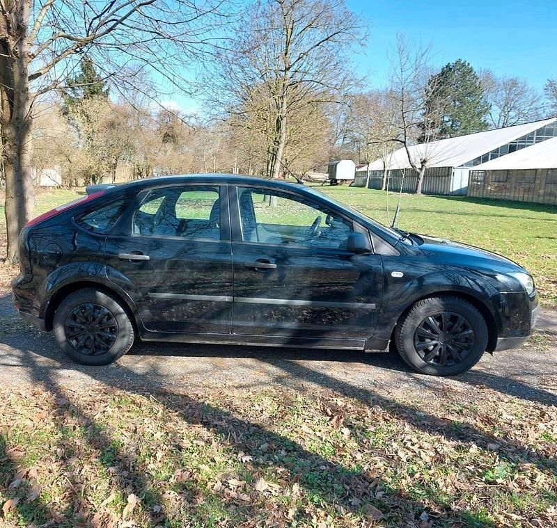 Gebraucht Ford Focus 100 PS (73 kW) 2006 Schwarz Limousine