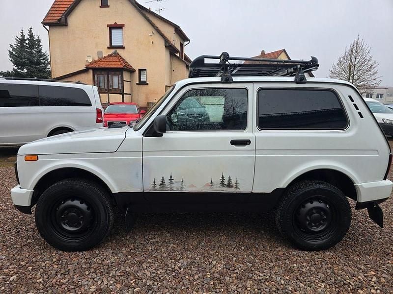 Gebraucht Lada Taiga 83 PS (61 kW) 2015 Weiß SUV