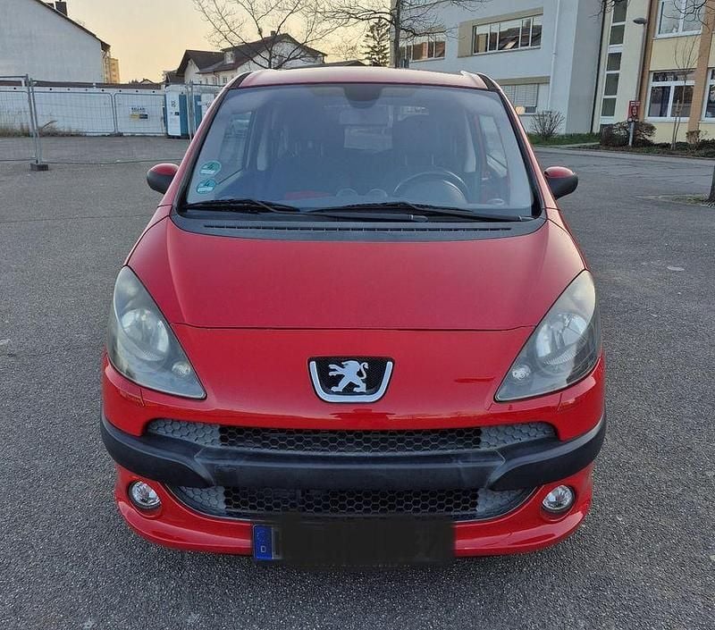 Gebraucht Peugeot 1007 Filou 109 PS (80 kW) 2006 Rot Van / Kleinbus