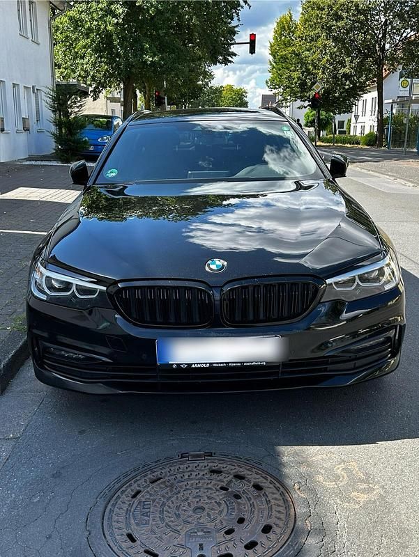Schwarz Gebraucht 2019 BMW 530 Shadowline Kombi | 18.900 € (Superpreis) - Bild 1/4