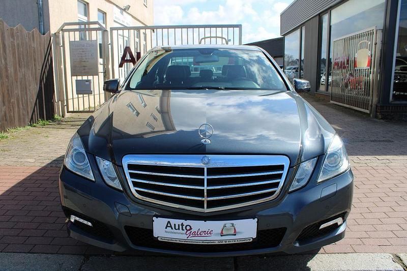 Second-hand Mercedes E250 204 CP (150 kW) 2010 Gri Berlinǎ
