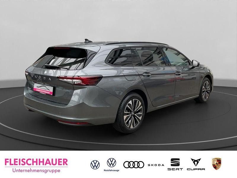 Gebraucht Skoda Superb Selection 150 PS (110 kW) 2025 Grau Kombi