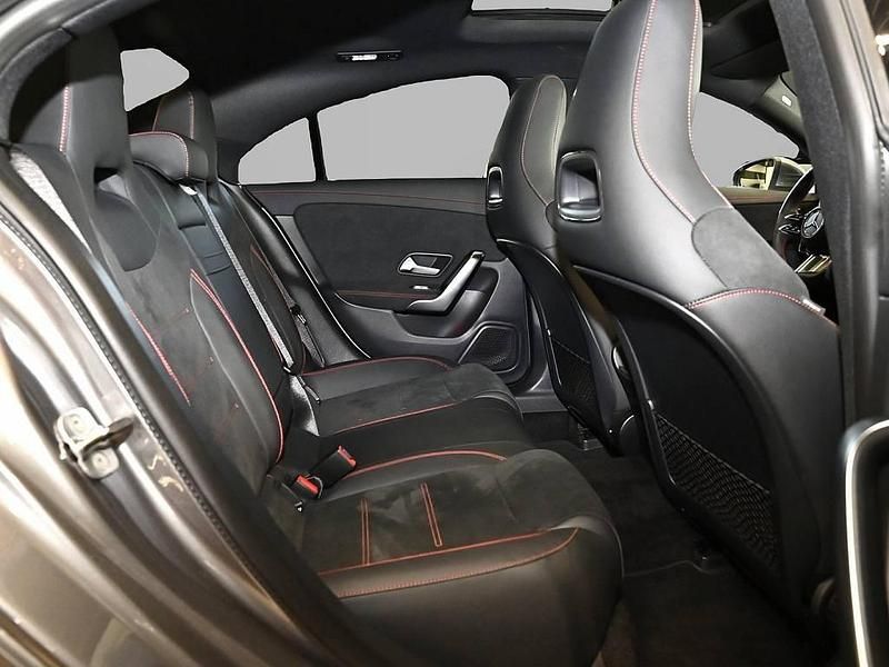 Gebraucht Mercedes CLA250 163 PS (119 kW) 2025 Grau Limousine