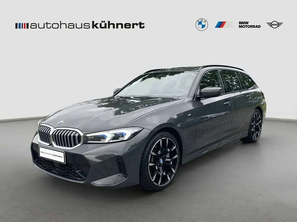 Gebraucht BMW 330 M Sport 286 PS (210 kW) 2025 Grau Kombi