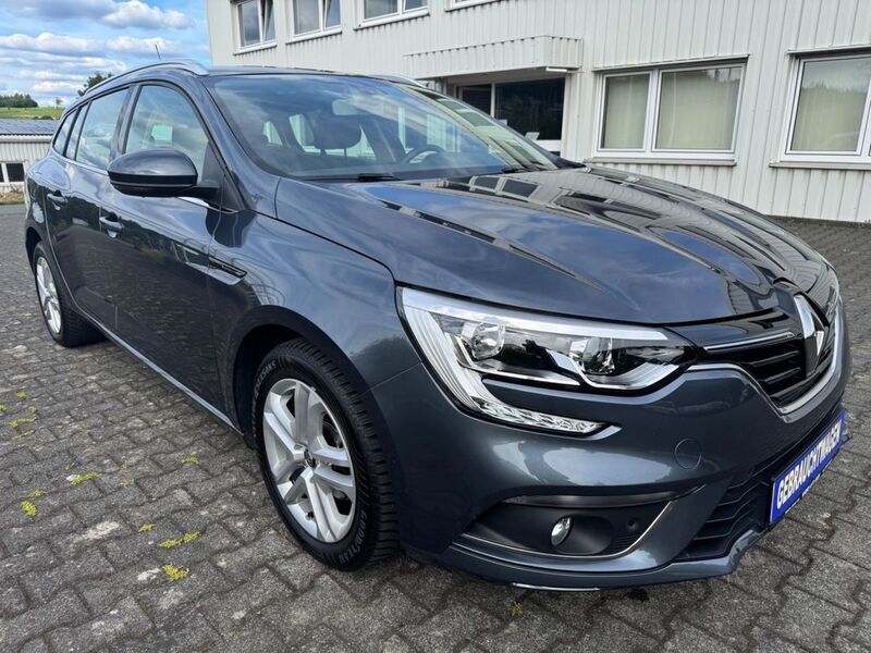 Grau Gebraucht 2020 Renault Mégane IV Business Limousine | 16.900 € (Fairer Preis) - Bild 1/4