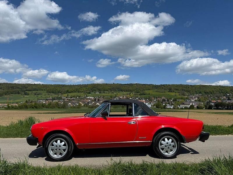 Gebraucht Fiat 124 Spider 105 PS (77 kW) 1986 Rot Cabrio