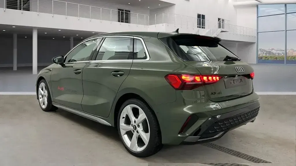 Gebraucht Audi A3 S-Line 150 PS (110 kW) 2025 Grünkeine angabe Limousine