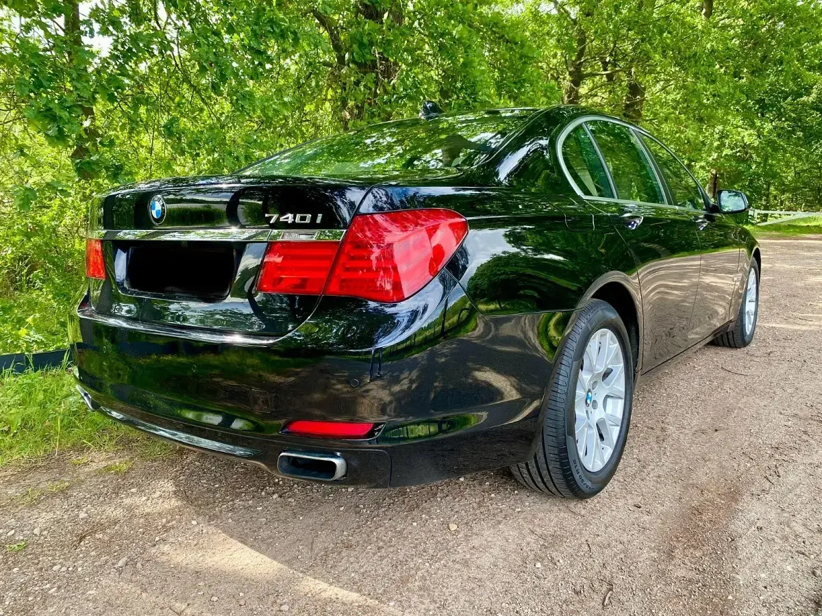 Gebraucht BMW 740 326 PS (239 kW) 2009 Schwarz Limousine