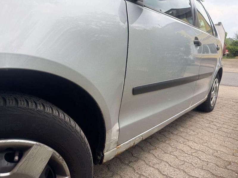 Gebraucht VW Polo 75 PS (55 kW) 2005 Silber Kleinwagen