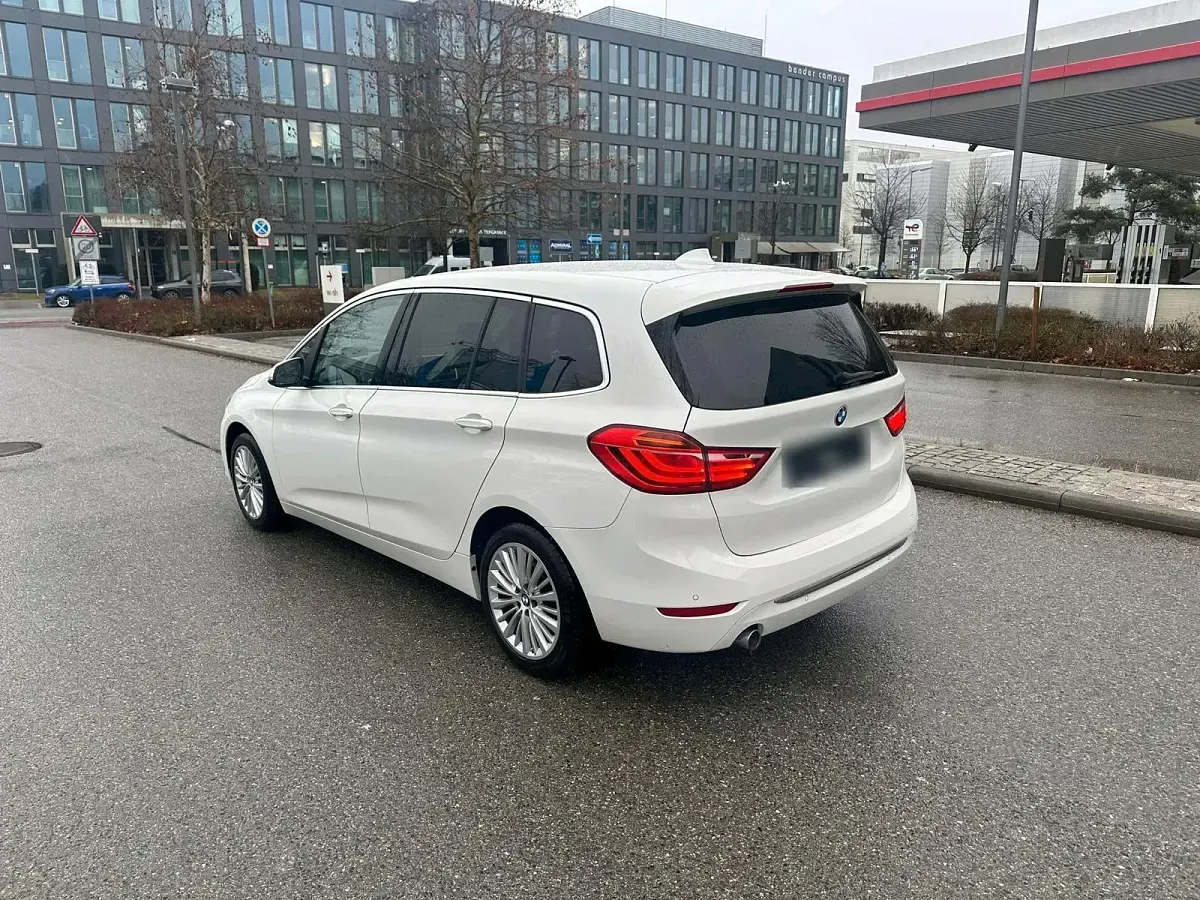 Używany BMW 218 Efficient Dynamics 150 KM (110 kW) 2018 Niebieski Kombi