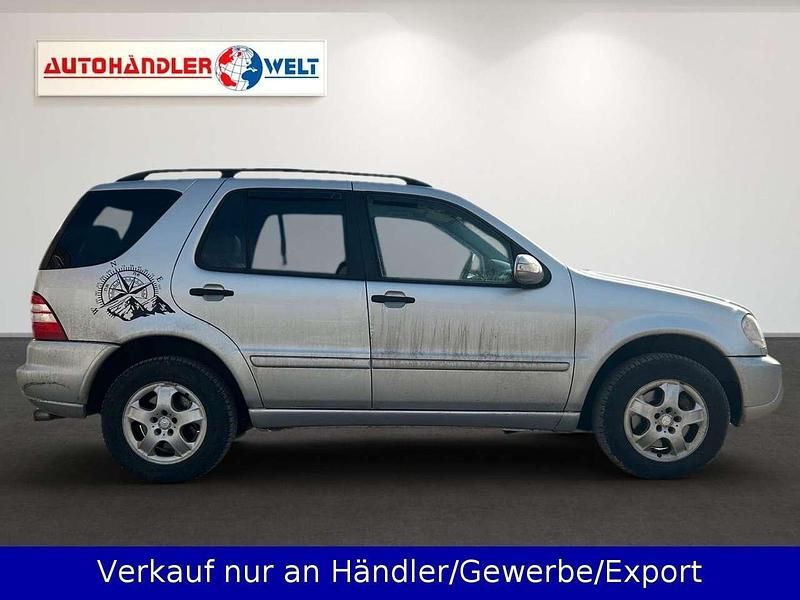 Gebraucht Mercedes ML270 163 PS (119 kW) 2003 Silber SUV