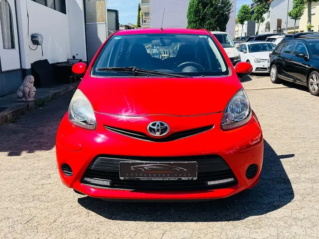 Gebraucht Toyota Aygo Cool 68 PS (50 kW) 2012 Super red v Kleinwagen