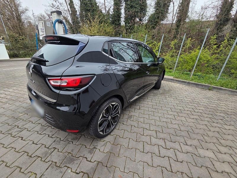 Gebraucht Renault Clio IV Bose Edition 90 PS (66 kW) 2018 Schwarz Kleinwagen
