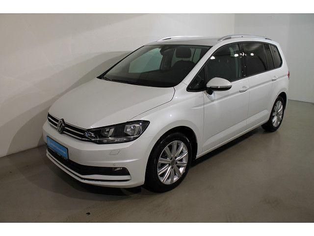 Gebraucht VW Touran Move 150 PS (110 kW) 2024 Weiß Van / Kleinbus