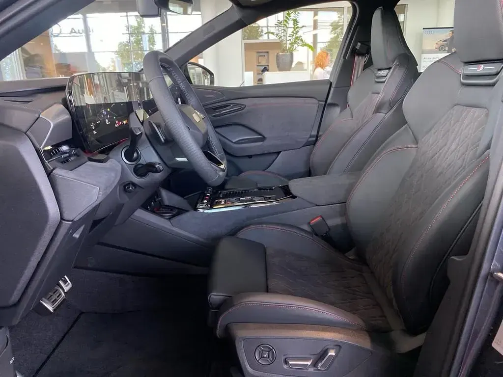 Neu Audi Q6 e-tron Business 225 kW (306 PS) 2026 Daytonagrau perleffekt SUV