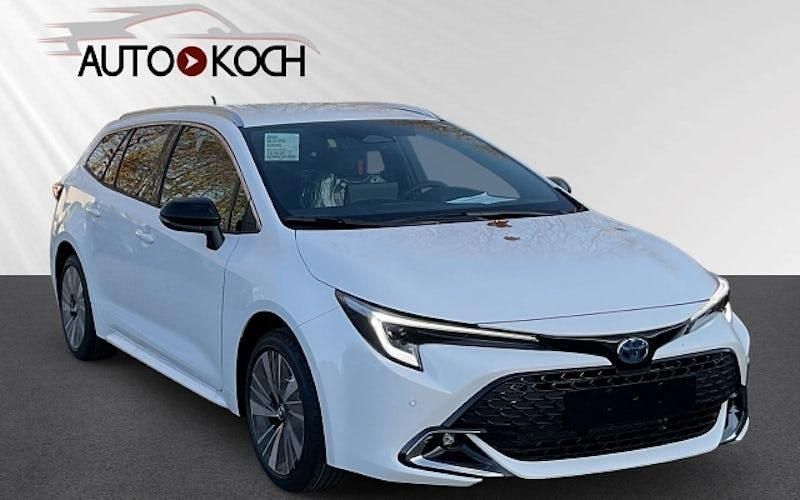 Neu Toyota Corolla 140 PS (102 kW) 2025 Weiß Kombi