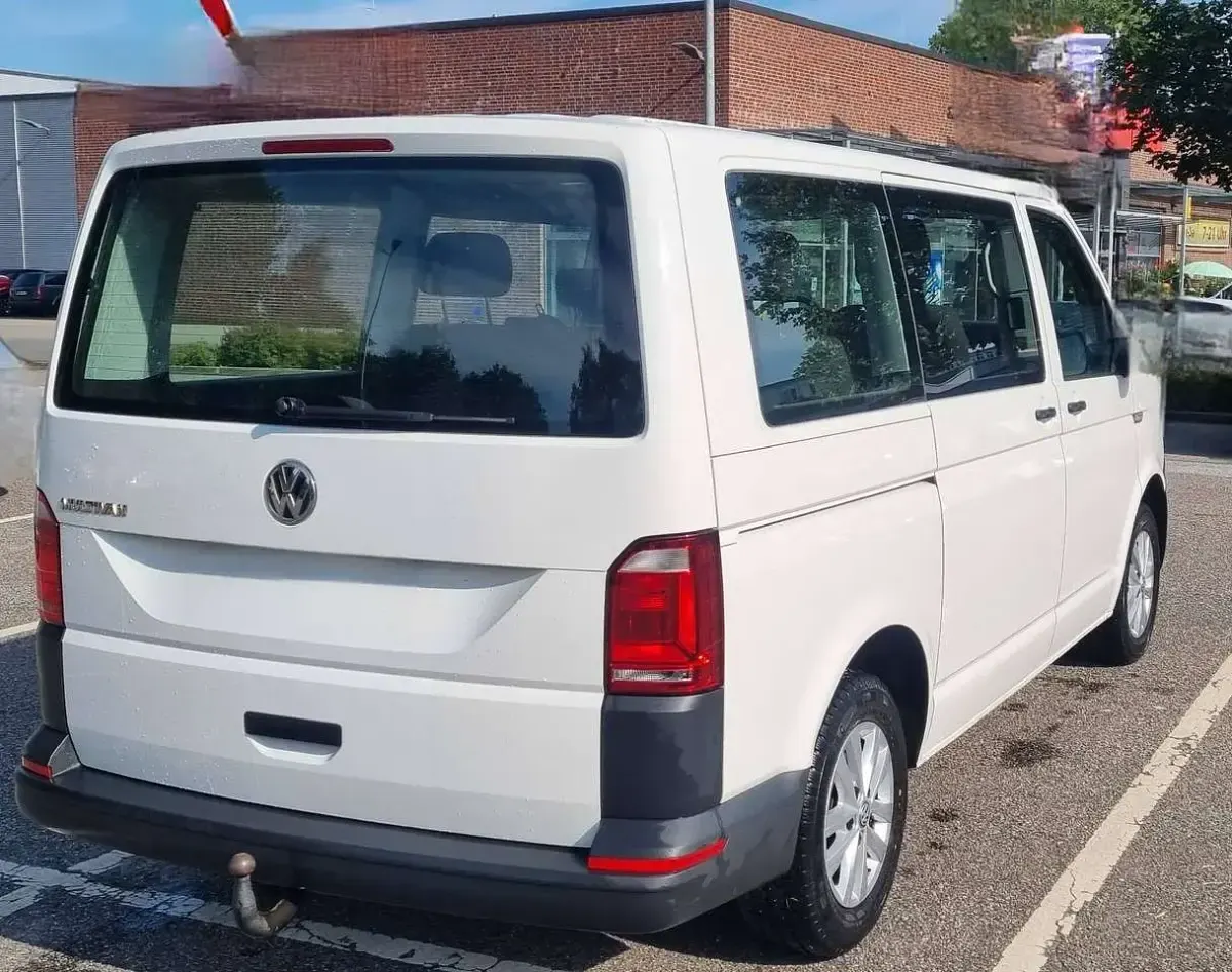 Gebraucht VW Multivan Conceptline 102 PS (75 kW) 2018 Weiß Van / Kleinbus