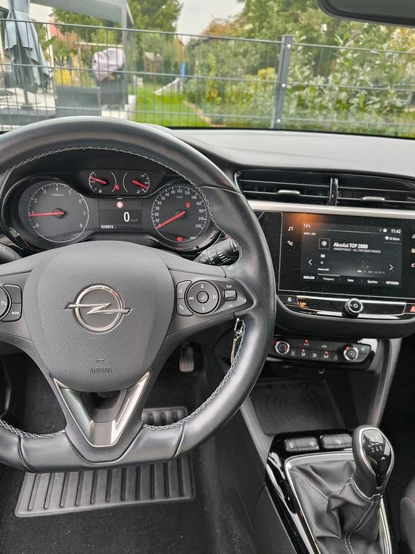 Używany Opel Corsa Edition 75 KM (55 kW) 2022 Czarny Hatchback