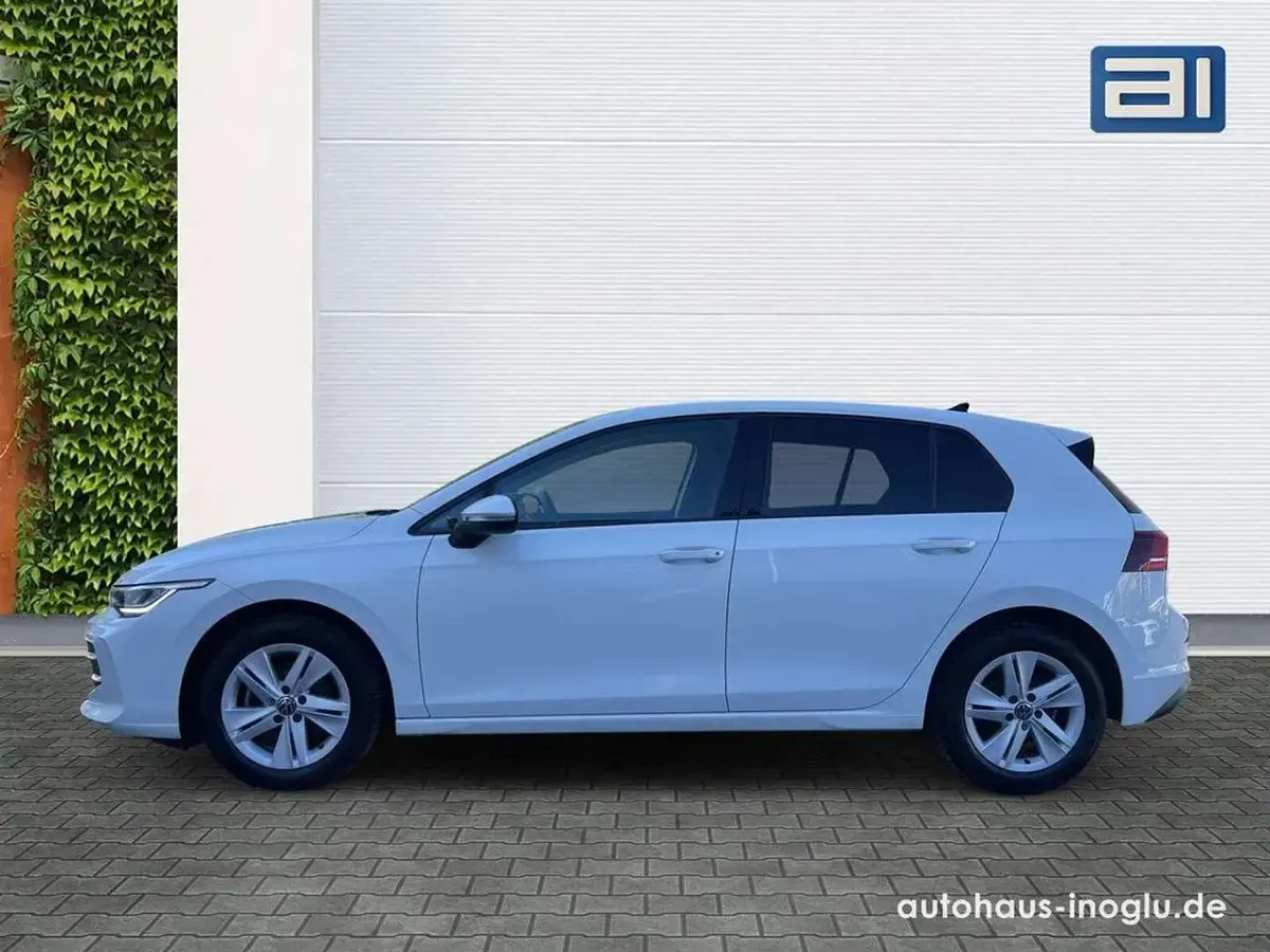 Gebraucht VW Golf VIII Life 150 PS (110 kW) 2025 Weiß Limousine