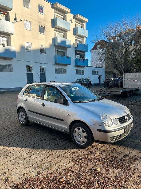 Silber Gebraucht 2003 VW Polo Limousine | 2.200 € (Guter Preis) - Bild 1/4