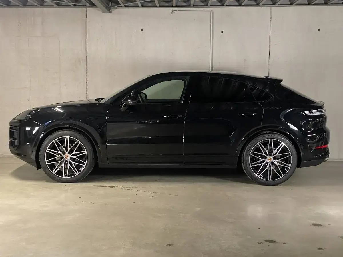 Neu Porsche Cayenne Black Edition 354 PS (260 kW) 2026 Chromitschwarzmetallic SUV