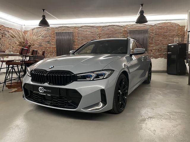 Grau Gebraucht 2023 BMW 320 M Sport Limousine | 44.980 € (Teuer) - Bild 1/4