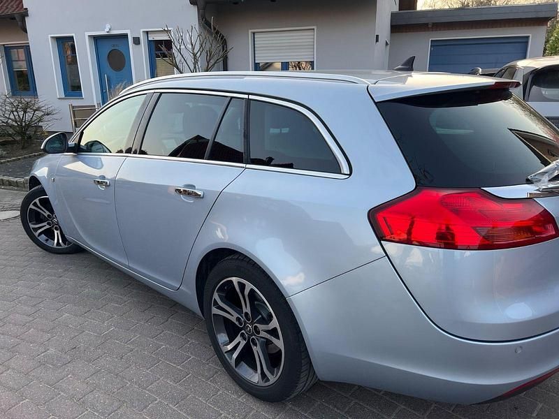 Gebraucht Opel Insignia Edition 131 PS (96 kW) 2013 Blau Kombi
