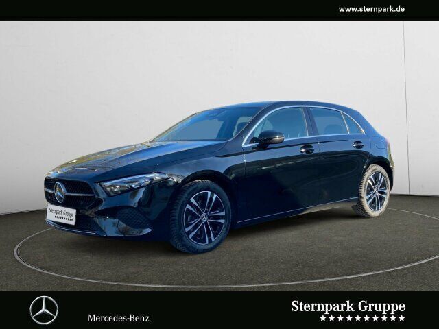 Lack kosmosschwarz Gebraucht 2023 Mercedes A180 Progressive Limousine | 27.840 € (Fairer Preis) - Bild 1/4